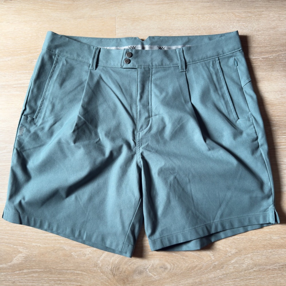 Rhone Pleated 7 Inch Inseam Performance Golf Shorts Blue - Size 35